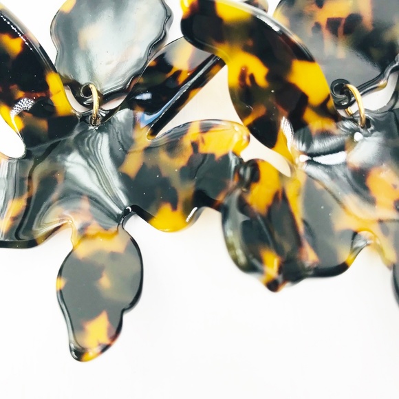 Paper Lily Earrings in Tortoise - Picture 3 of 8